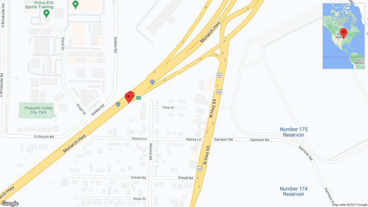 A detailed map that shows the affected road due to 'Broken down vehicle on northbound I-35 in Pleasant Valley' on October 18th at 6:33 p.m.