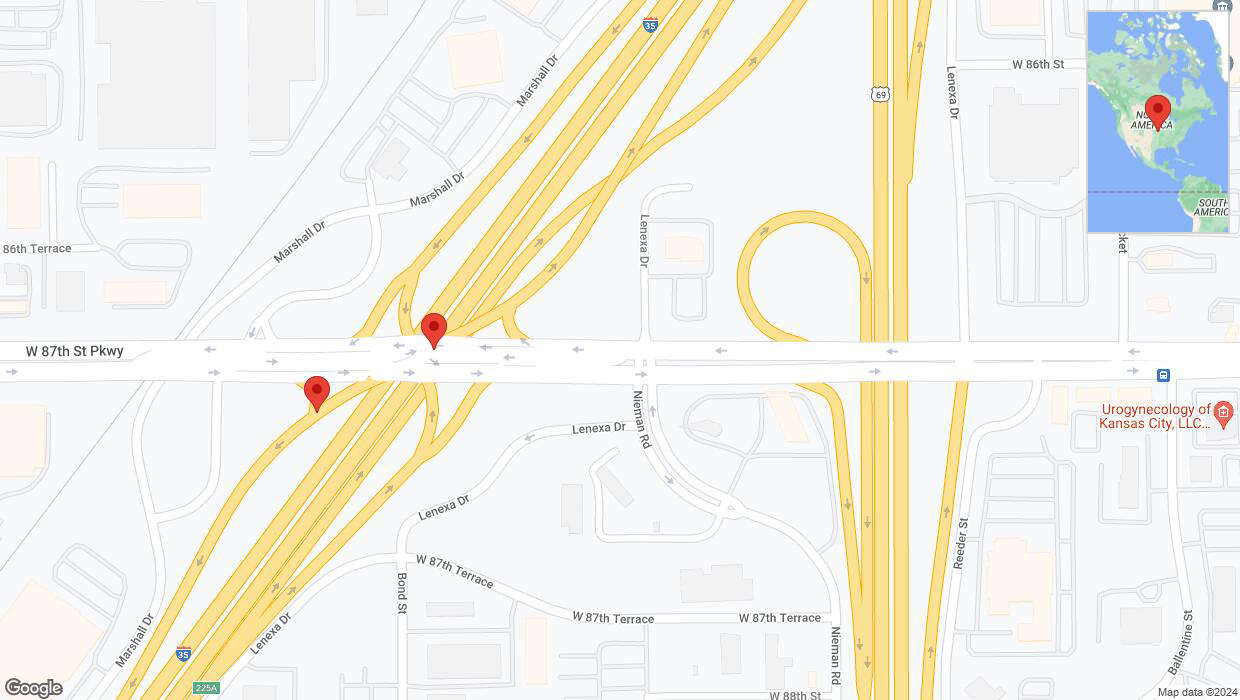 A detailed map that shows the affected road due to 'Monarch Highway: bridge closed between I-35 North / West 87th Street Parkway and I-35 South' on May 23rd at 5:24 a.m.