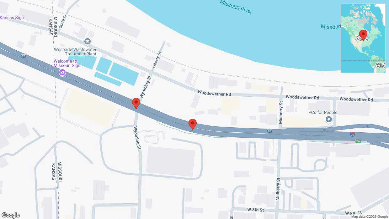 A detailed map that shows the affected road due to 'Broken down vehicle on eastbound I-70 in Kansas City' on January 17th at 8:28 p.m.