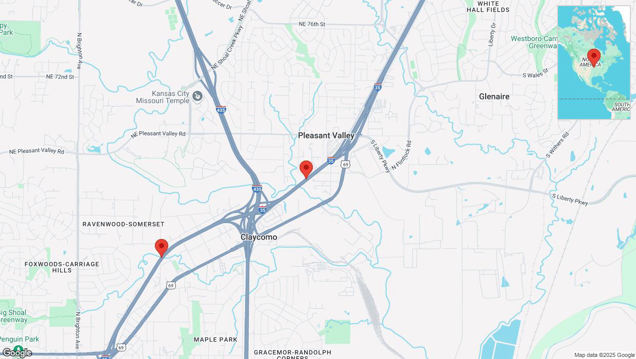 A detailed map that shows the affected road due to 'Heavy snowfall on southbound I-35 in Pleasant Valley' on February 17th at 11:25 p.m.