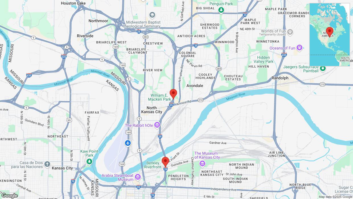 A detailed map that shows the affected road due to 'Heavy snowfall on southbound I-29/I-35 in North Kansas City' on February 17th at 11:54 p.m.