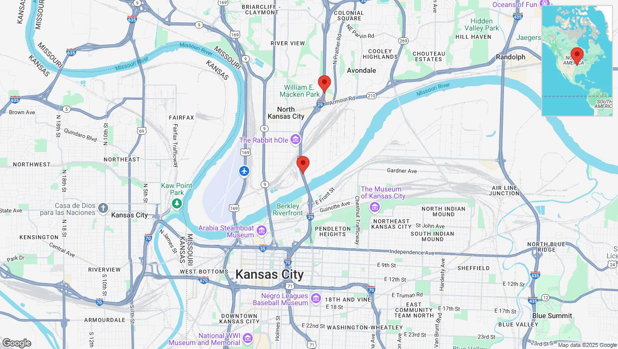 A detailed map that shows the affected road due to 'Heavy snowfall on northbound I-29/I-35 in North Kansas City' on February 18th at 6:09 p.m.