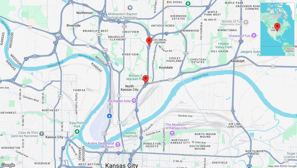 A detailed map that shows the affected road due to 'Heavy snowfall on northbound I-29/I-35 in North Kansas City' on February 18th at 6:21 p.m.
