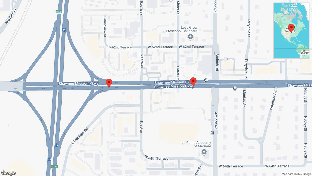 A detailed map that shows the affected road due to 'Right lane closed in Overland Park' on March 7th at 5:49 p.m.