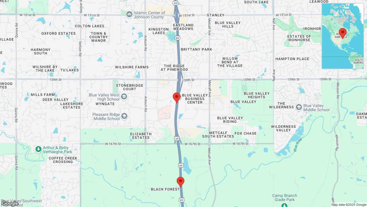 A detailed map that shows the affected road due to 'Lane on US-69 closed in Overland Park' on March 28th at 9:37 p.m.