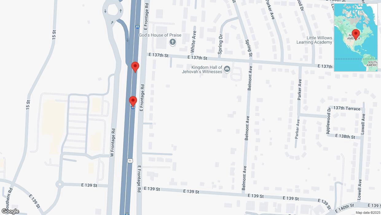 A detailed map that shows the affected road due to 'Broken down vehicle on northbound I-40/US-71 in Grandview' on March 30th at 10:19 p.m.