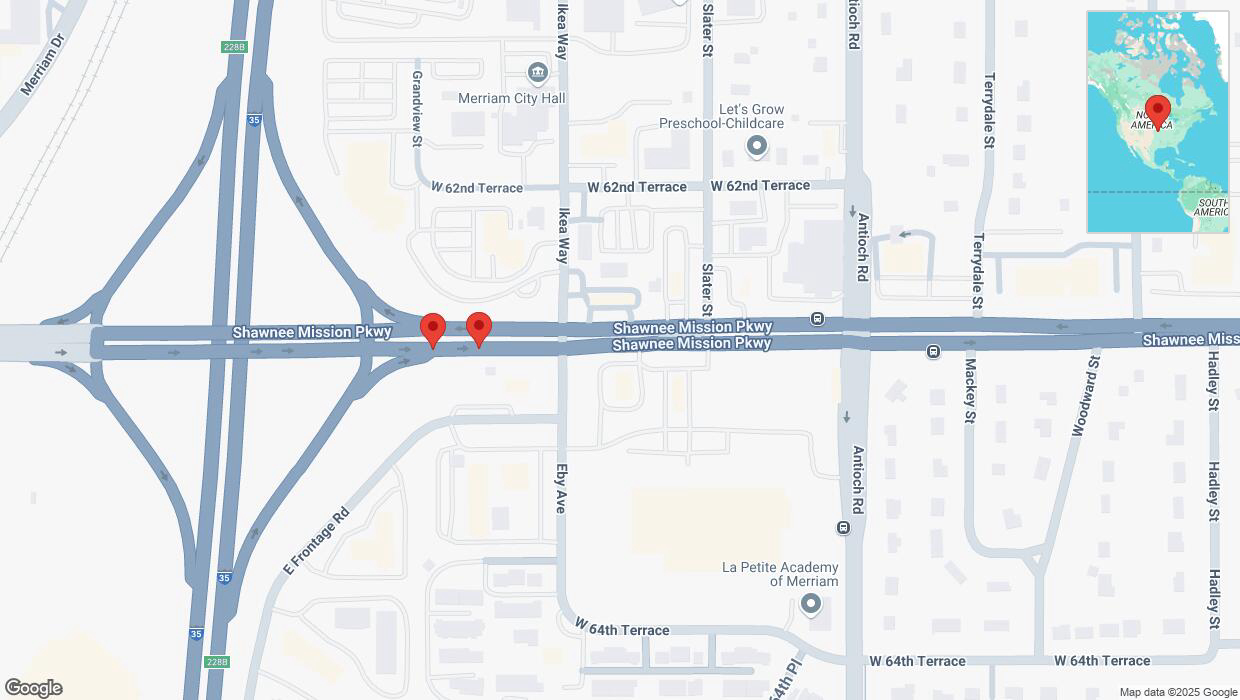 A detailed map that shows the affected road due to 'Right lane closed in Overland Park' on April 3rd at 5:14 p.m.