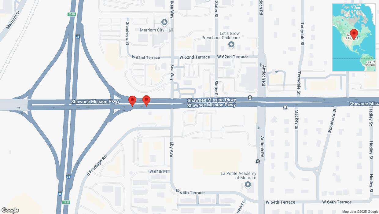 A detailed map that shows the affected road due to 'Right lane closed in Overland Park' on April 7th at 5:54 p.m.