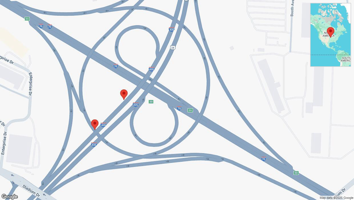A detailed map that shows the affected road due to 'Broken down vehicle on southbound I-435 in Kansas City' on April 7th at 11:08 p.m.