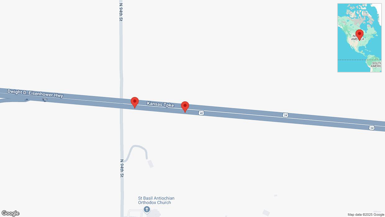 A detailed map that shows the affected road due to 'Broken down vehicle on eastbound I-70 in Kansas City' on April 9th at 10:38 p.m.