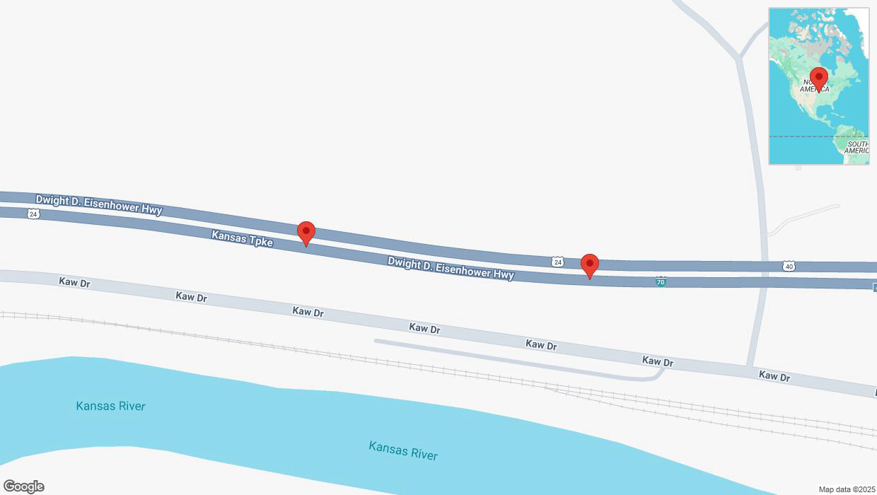 A detailed map that shows the affected road due to 'Broken down vehicle on eastbound I-70 in Kansas City' on April 10th at 10:45 p.m.