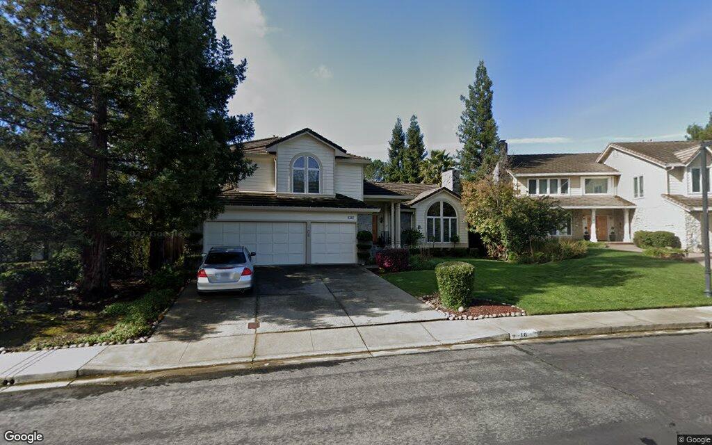 10 Stirling Drive - Google Street View
