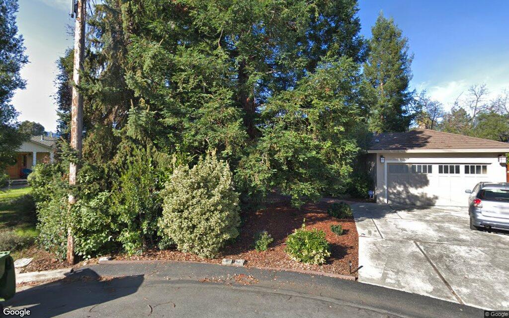 18665 Ravenwood Drive - Google Street View