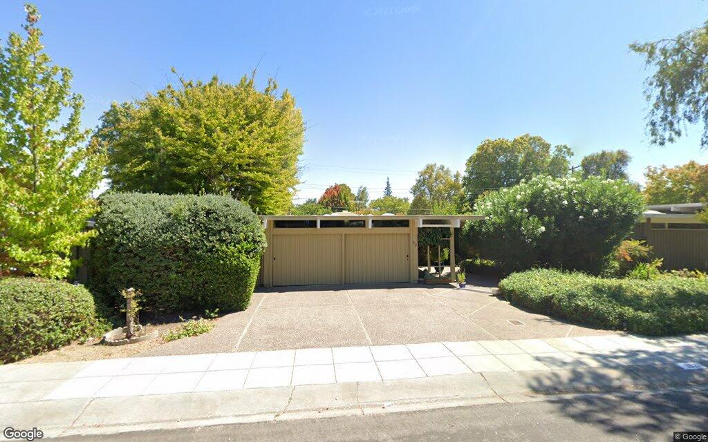 352 Parkside Drive - Google Street View