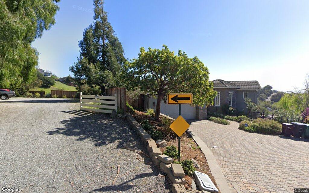 2615 Hillcrest Avenue - Google Street View