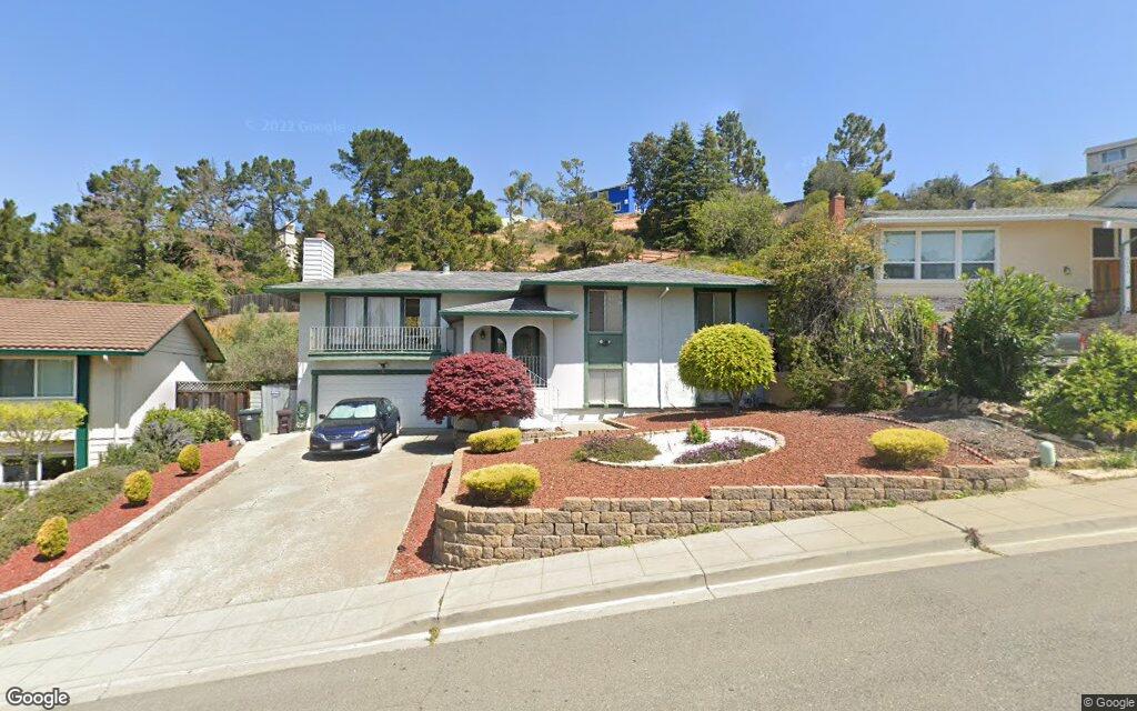 3484 Pinewood Drive - Google Street View