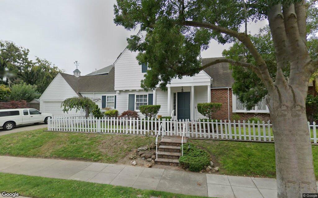 2924 Southwood Drive - Google Street View
