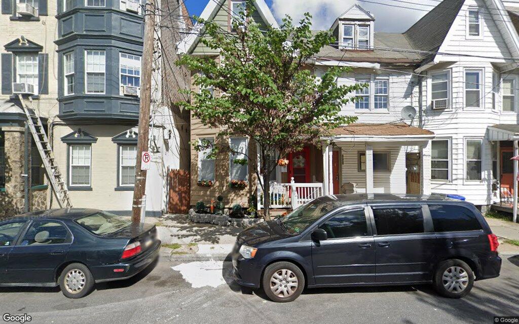 $189K, single-family home at 1043 Washington Street 