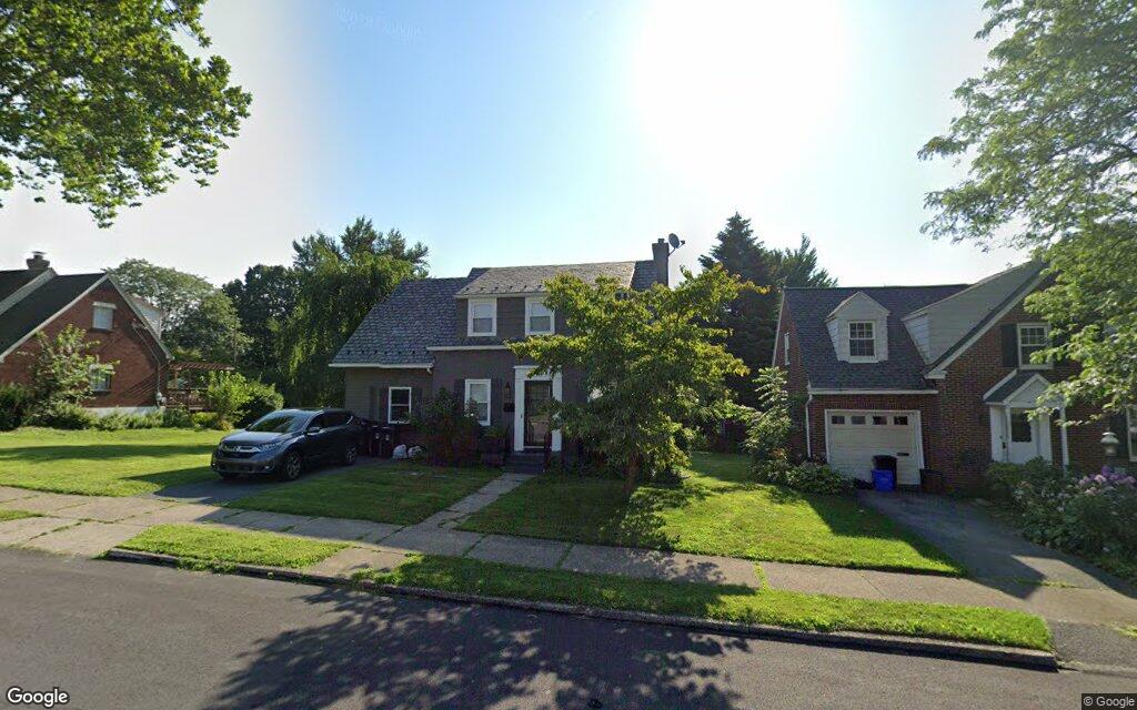 $337K, single-family house at 2136 Montgomery Street 