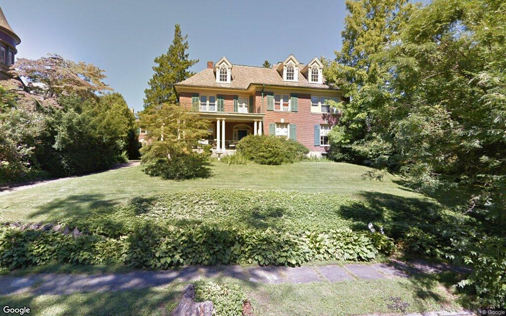 $878K, single-family house at 319 Clinton Terrace 