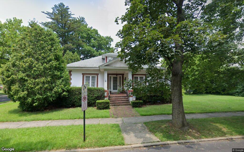 $600K, single-family home at 2615 West Allen Street 