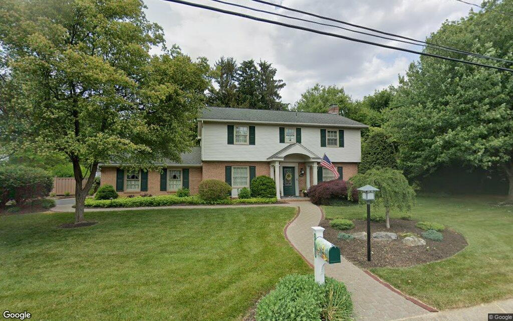 $465K, single-family house at 2955 Lindberg Ave. 