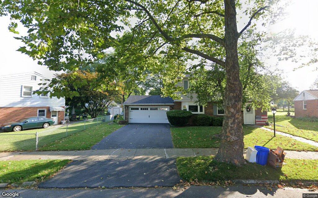 $400K, single-family house at 2718 Boyd Street 