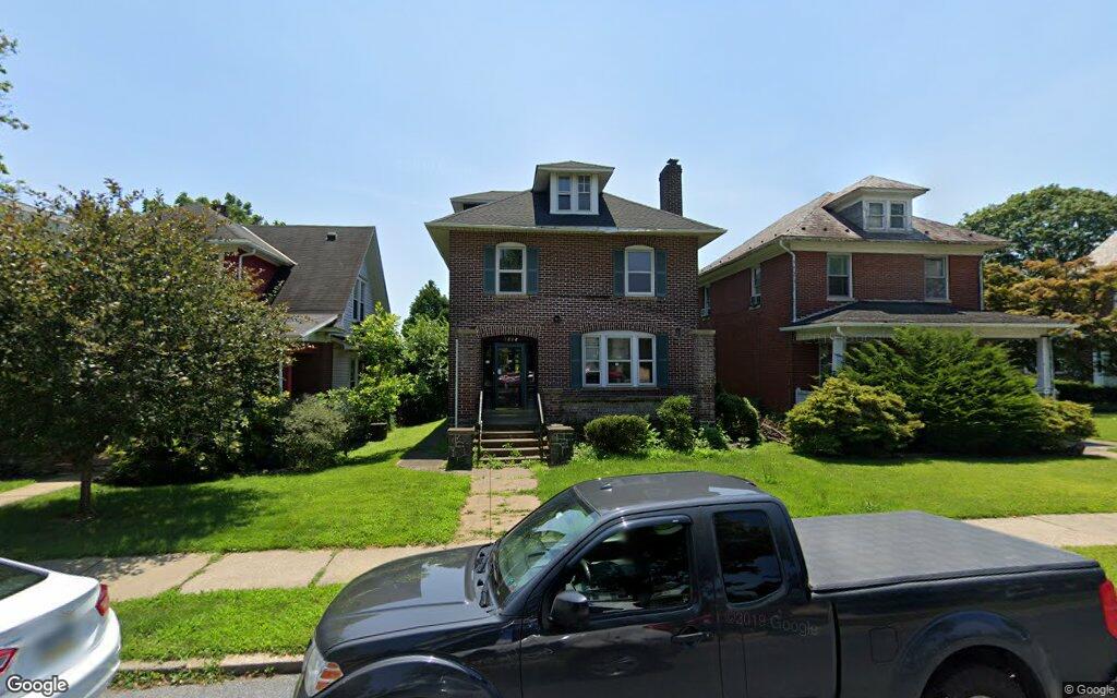 $333K, single-family house at 1828 Washington Blvd. 