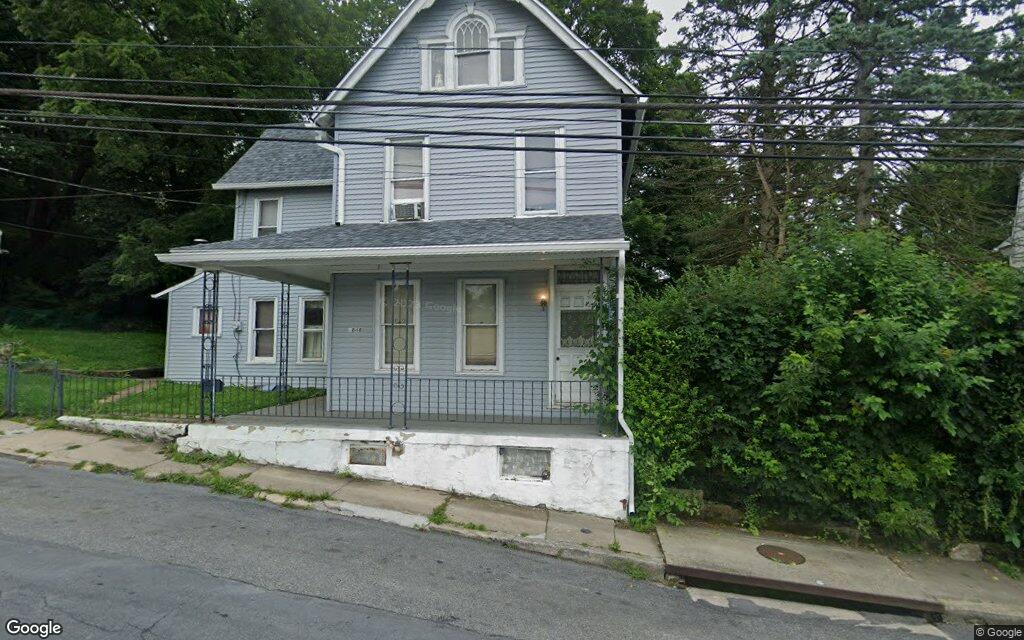 $130K, single-family home at 1848 West Walnut Street 