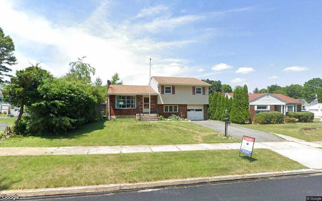 $350K, single-family house at 2909 West Washington Street 