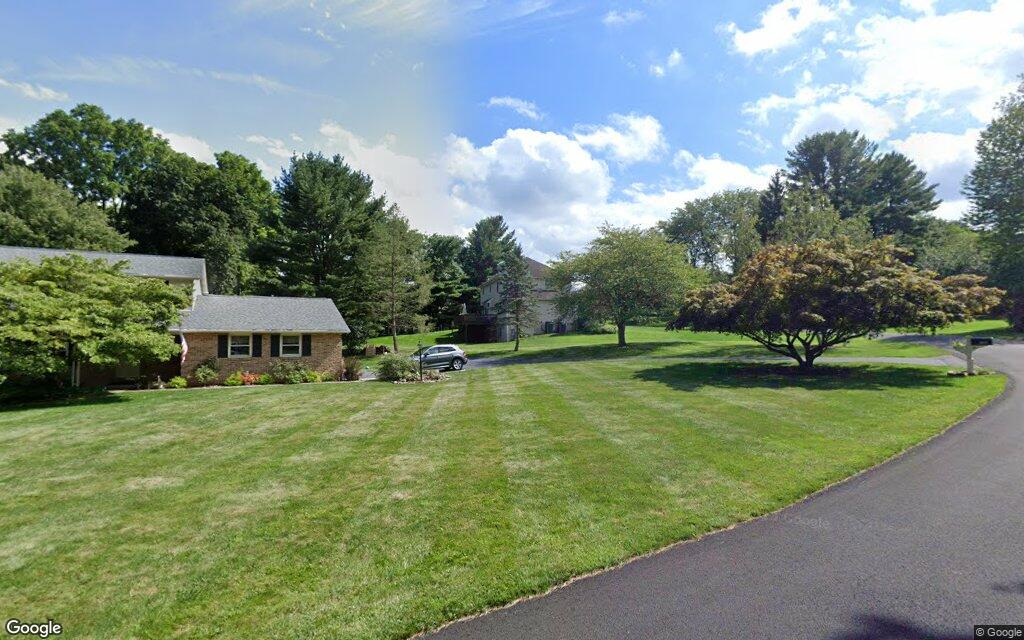 $575K, single-family house at 1912 Dartford Road 