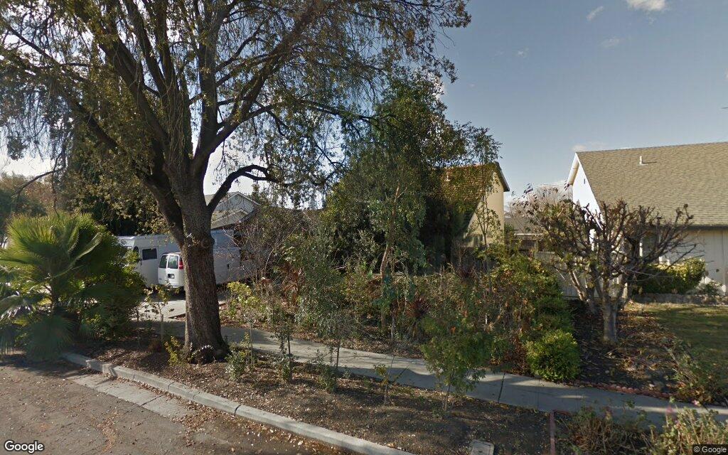 6093 Larchmont Drive - Google Street View