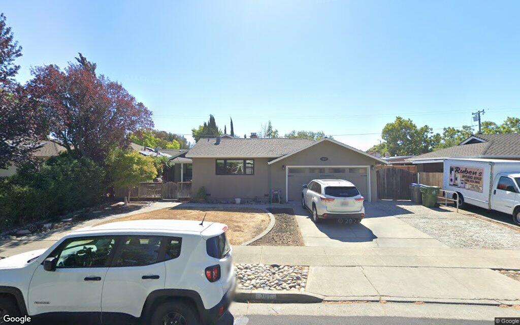 3117 Woodcrest Drive - Google Street View