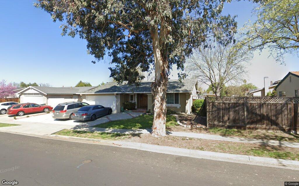 6275 Inglewood Drive - Google Street View