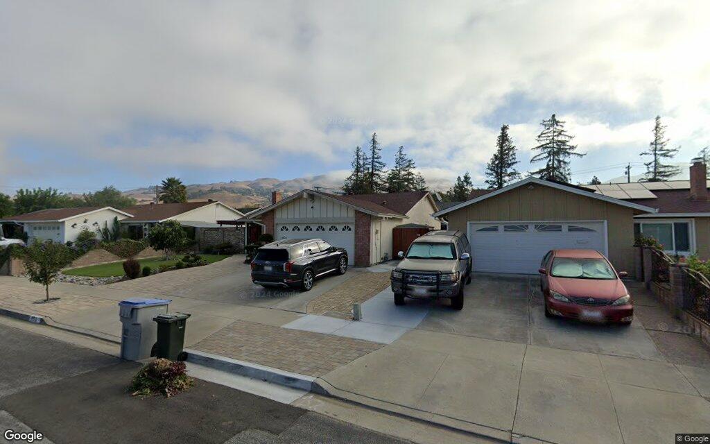 656 Youngs Court - Google Street View