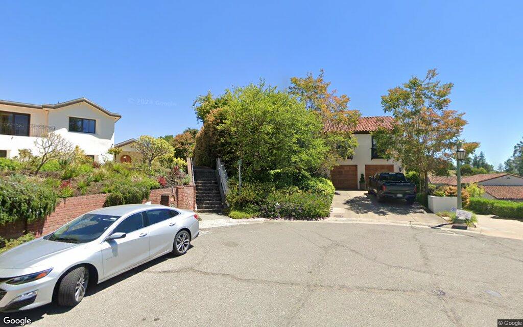 59 Yorkshire Drive - Google Street View