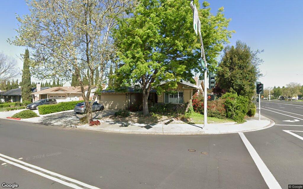 6001 Inglewood Drive - Google Street View