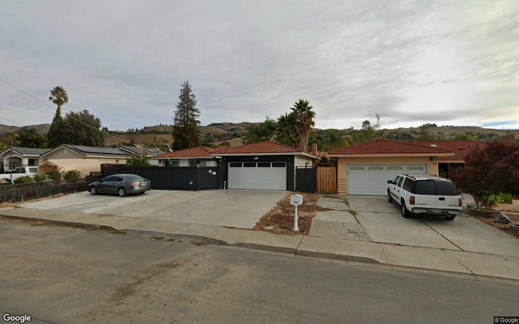 10460 Mahoney Drive - Google Street View