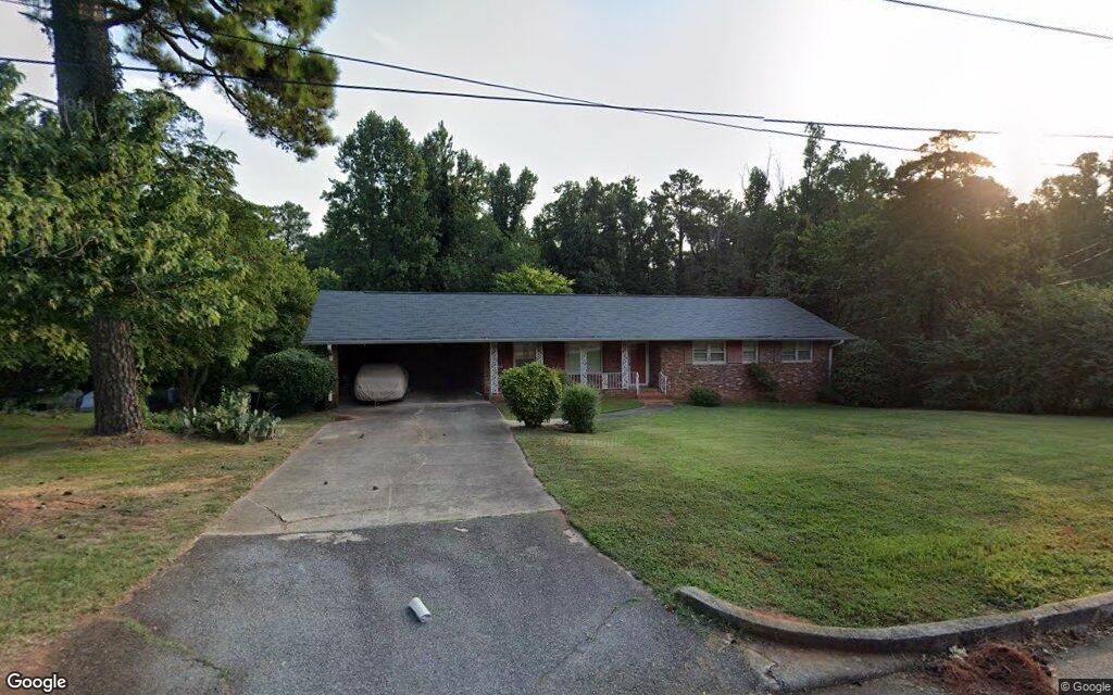 Colonial Drive