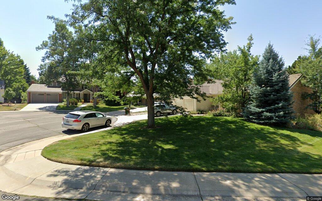 East Hinsdale Place