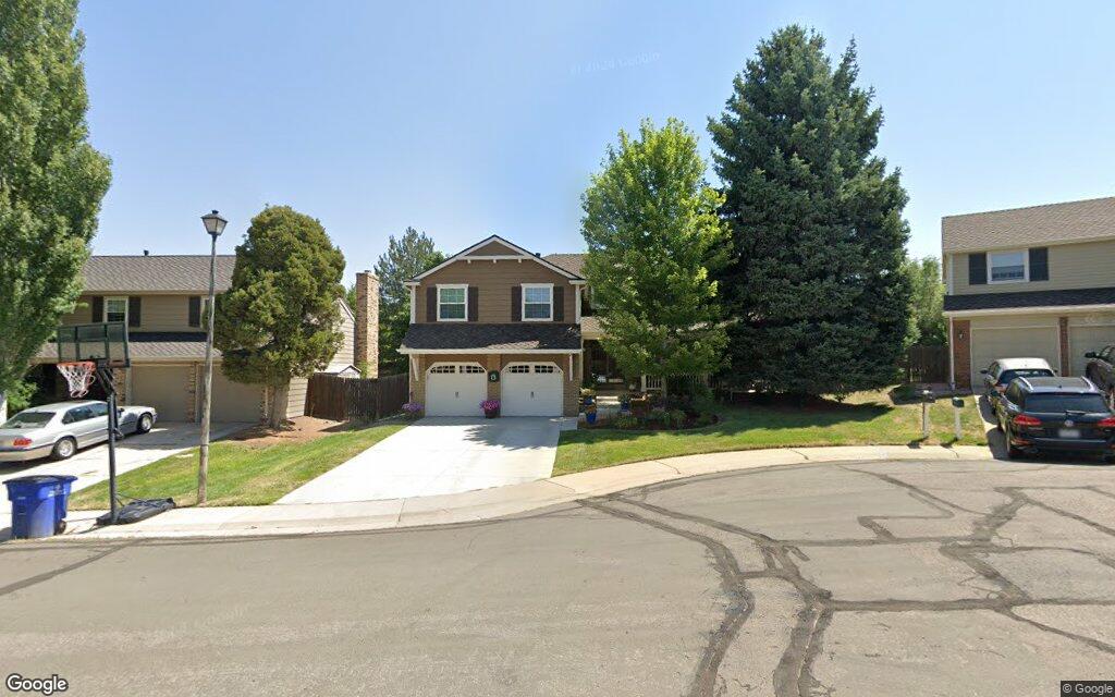 East Hinsdale Place