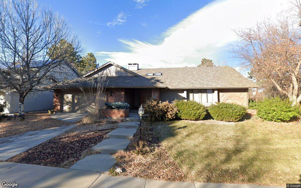 East Maplewood Circle