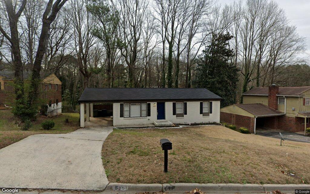 Kings Grant Drive