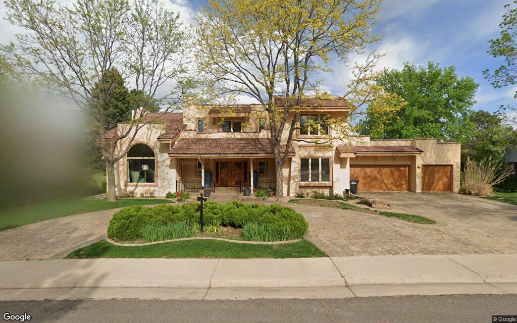 South Pinehurst Circle