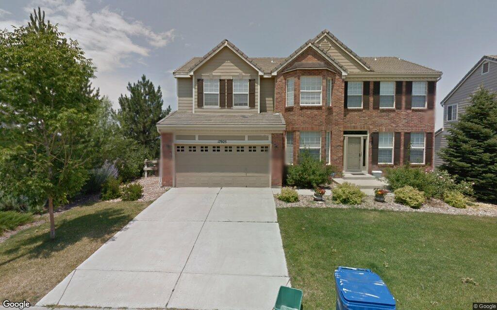 East Maplewood Drive
