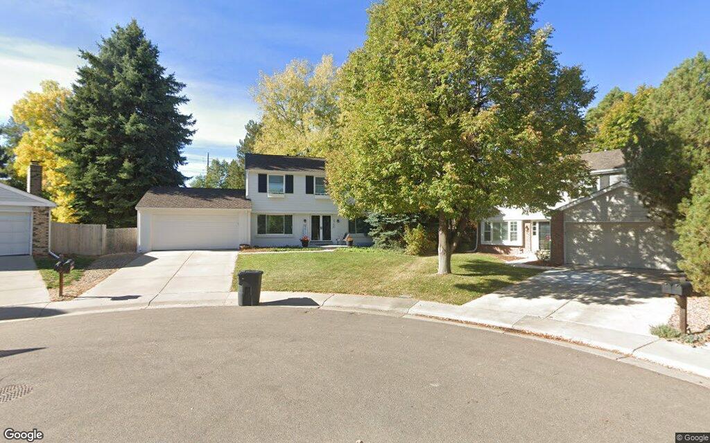 East Hinsdale Place