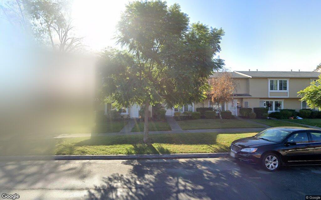 Don Edmondo Court