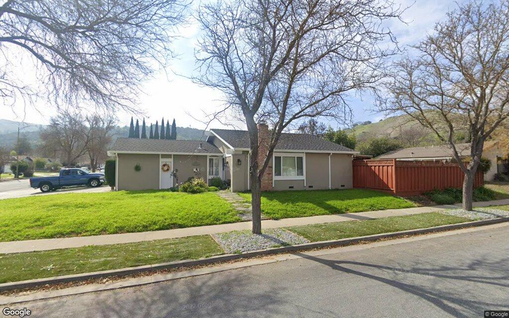 305 Vineyard Drive - Google Street View