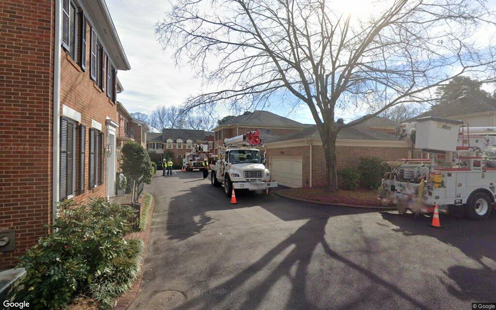 Pinetree Drive
