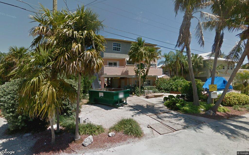 West Plaza del Sol